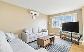 Comfortable, Spacious 3 Bedroom Home
